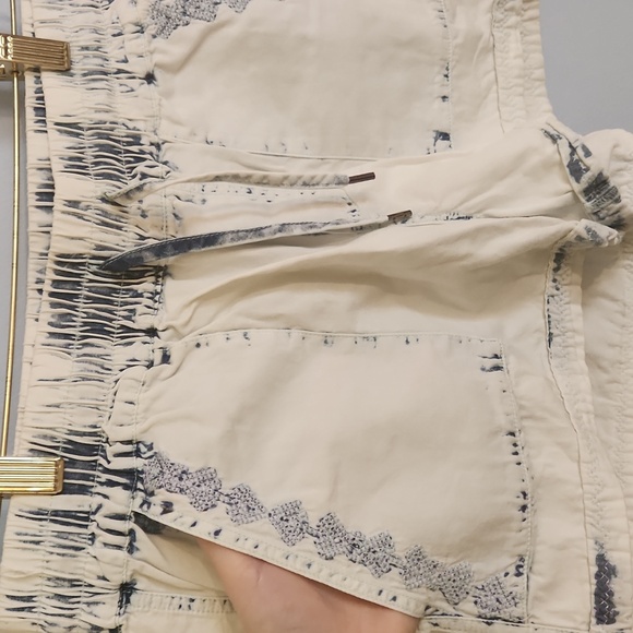 100% Acid Washed Lightweight Shorts - Picture 2 of 5